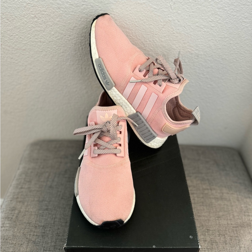 SOLD Adidas NMD_R1 Womens pink 8 1/2